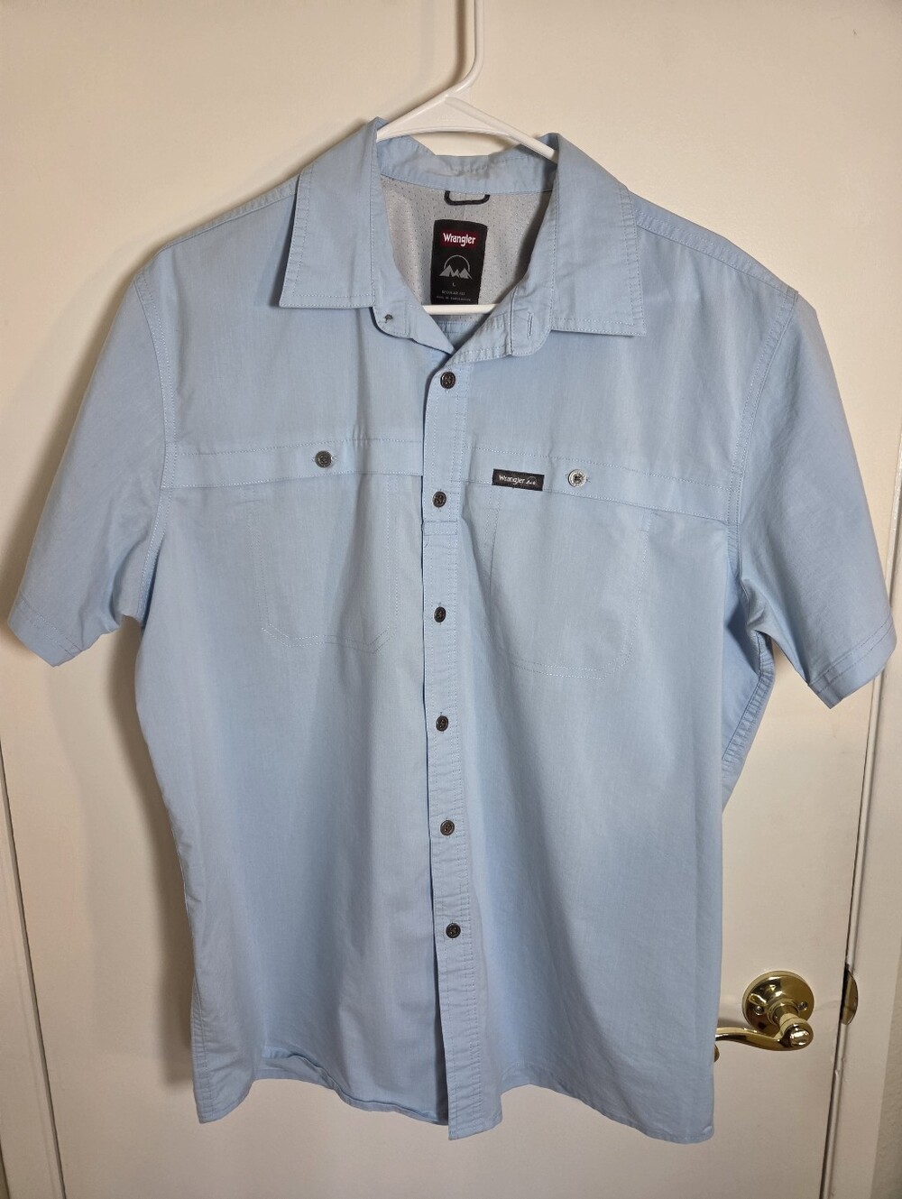 Wrangler Men's Sky Blue Short Sleeve Button-Down Shirt